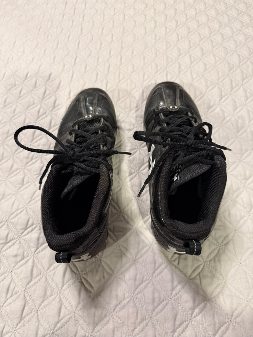 Men’s Under Armour Black Athletic Cleats Shoes
